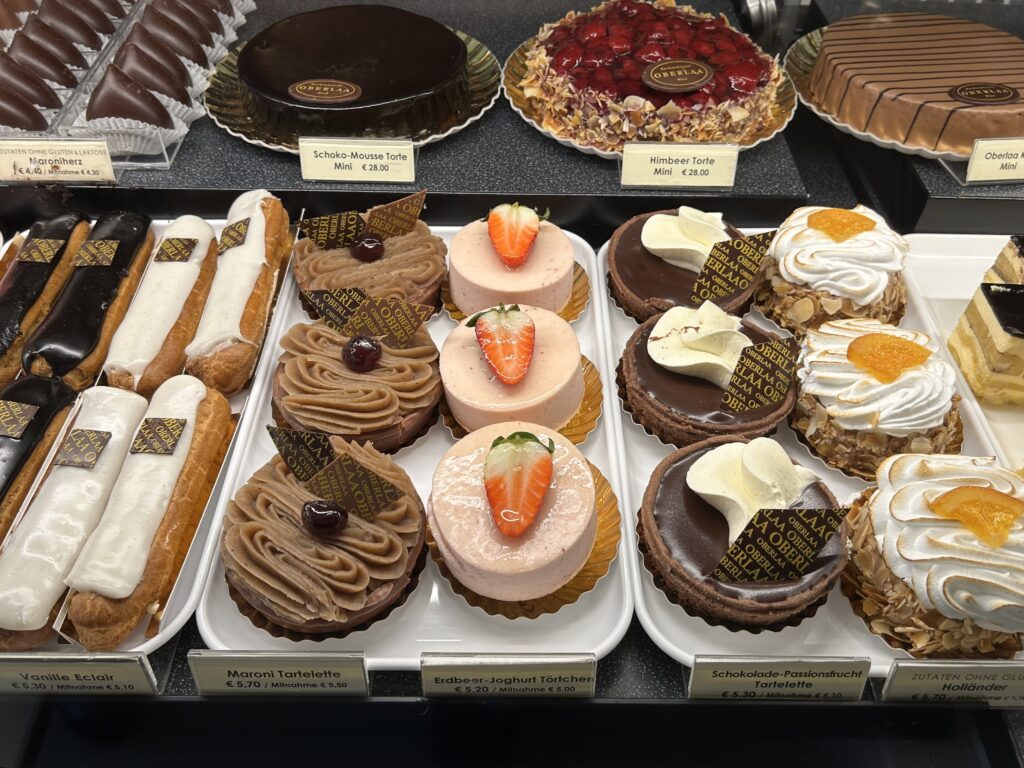 Vienna cakes are simply amazing. Here some cakes from Oberlaa Dommayer Hietzing Konditorei.